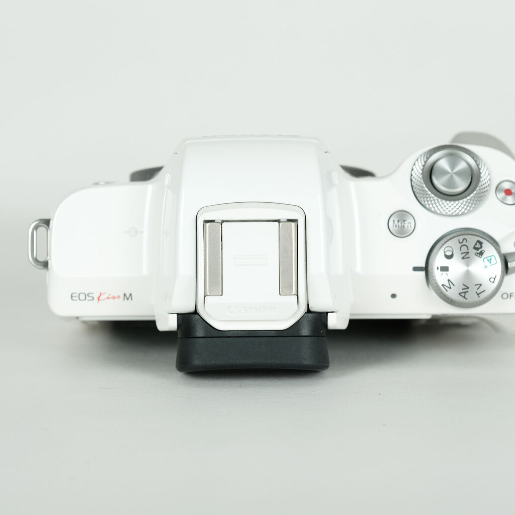 Canon EOS Kiss M