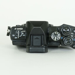 OLYMPUS OM-D E-M10 Mark II OLYMPUS OM-D E-M10 Mark II