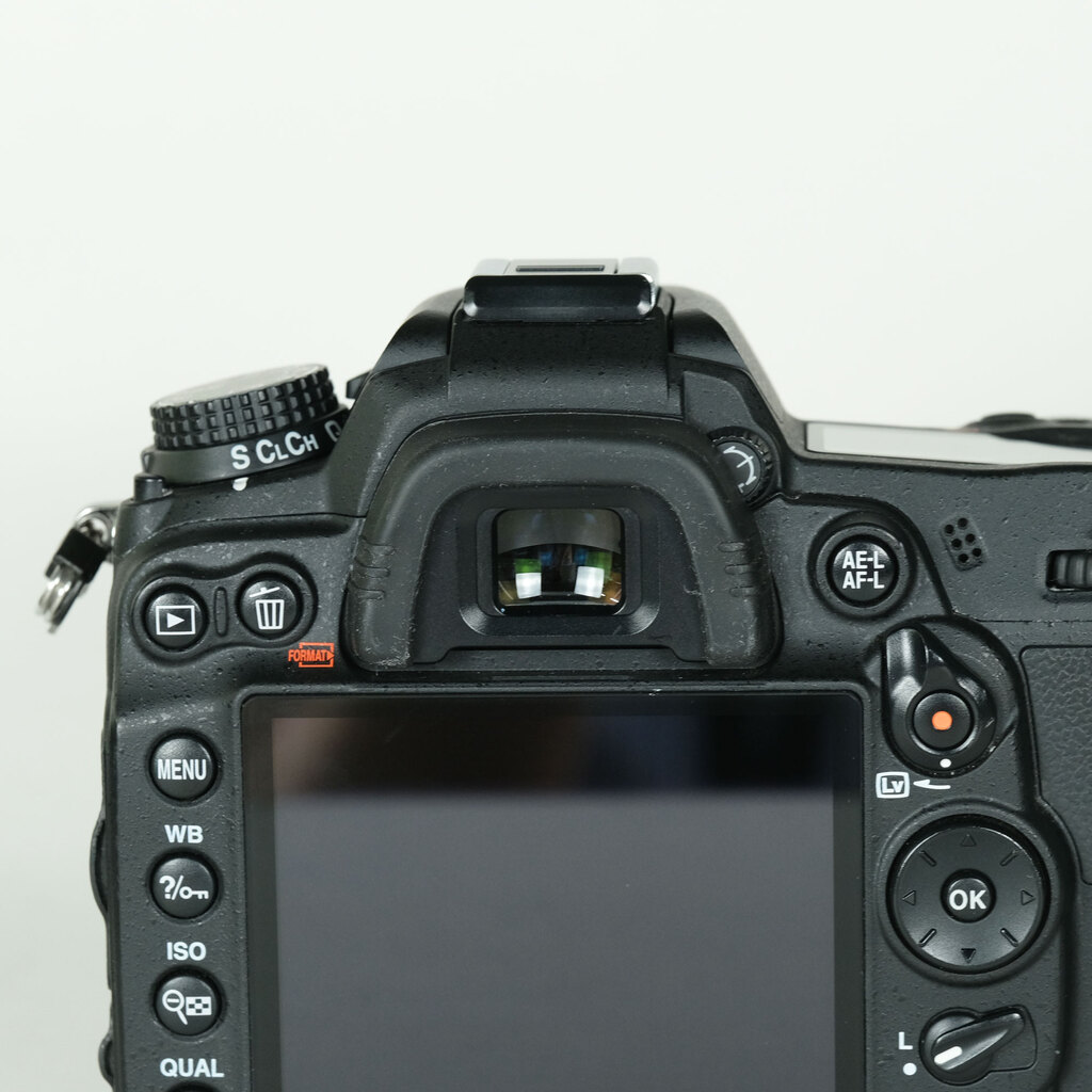 Nikon D7000の出品 | ONE SCENE（ワンシーン）