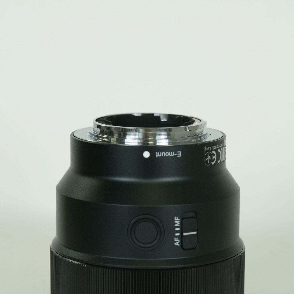 SONY FE 85mm F1.8 SEL85F18
