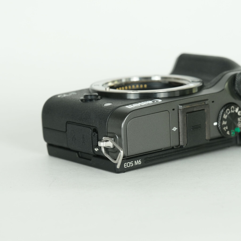 Canon EOS M6 Canon EOS M6