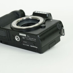 Panasonic LUMIX DC-G100 Panasonic LUMIX DC-G100