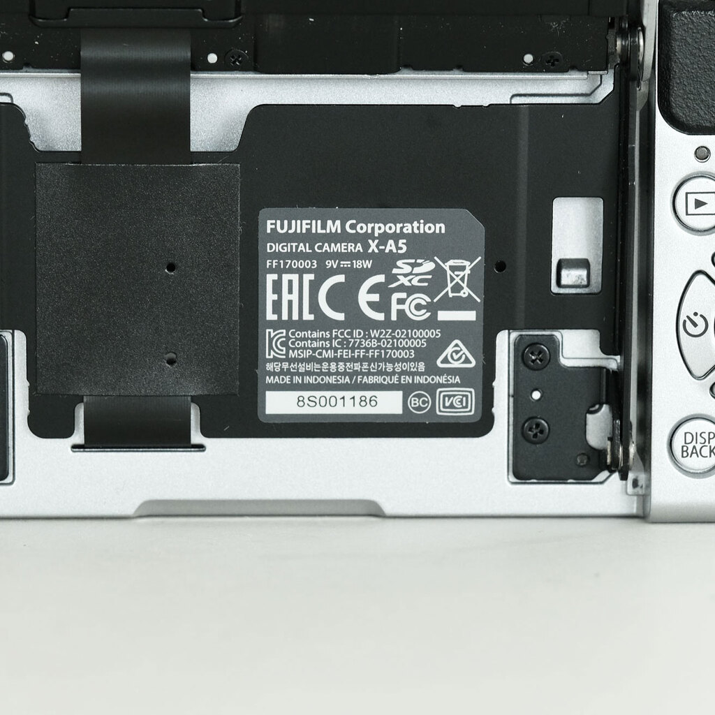 FUJIFILM X-A5