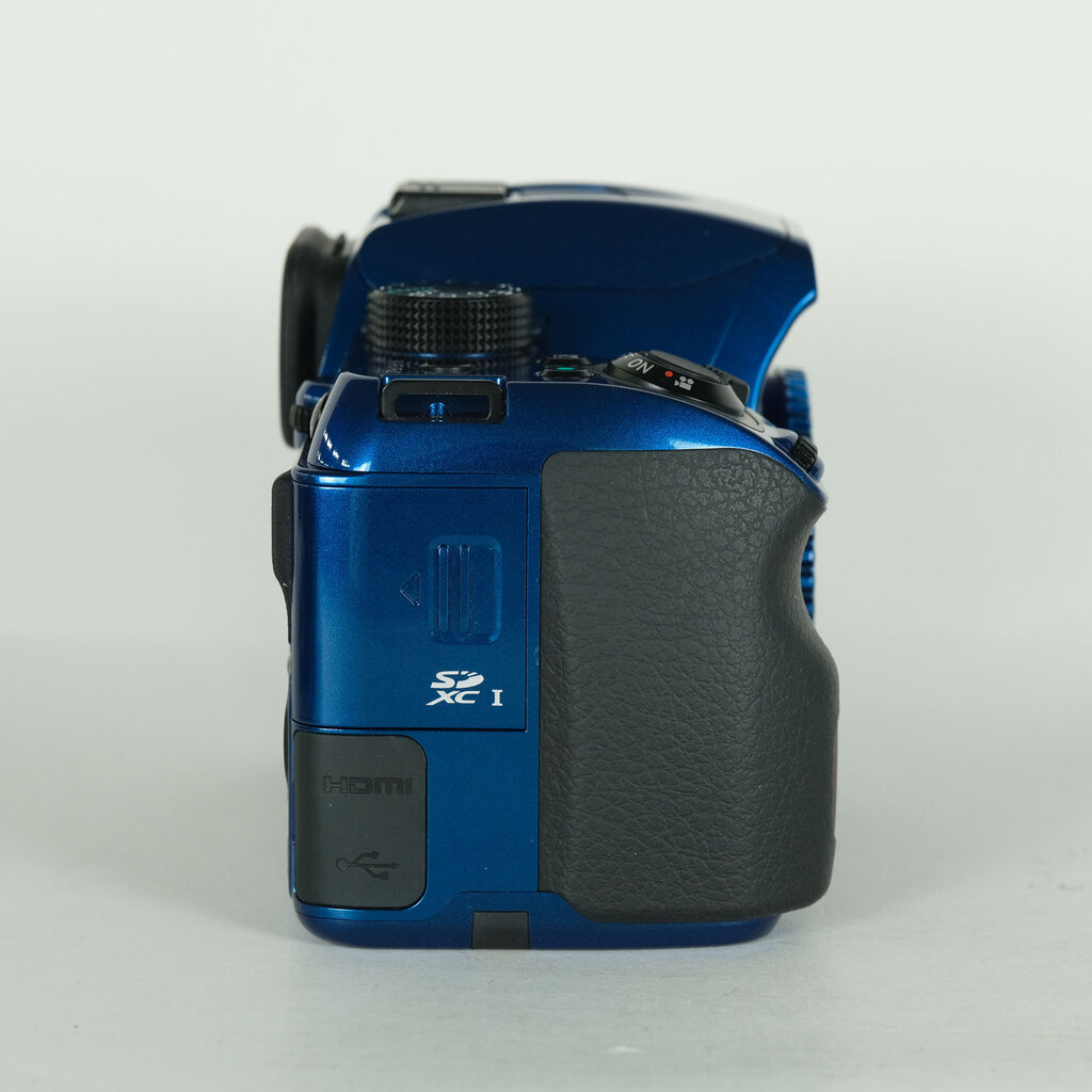 PENTAX KF ボディ クリスタルブルーの出品 | ONE SCENE（ワンシーン）