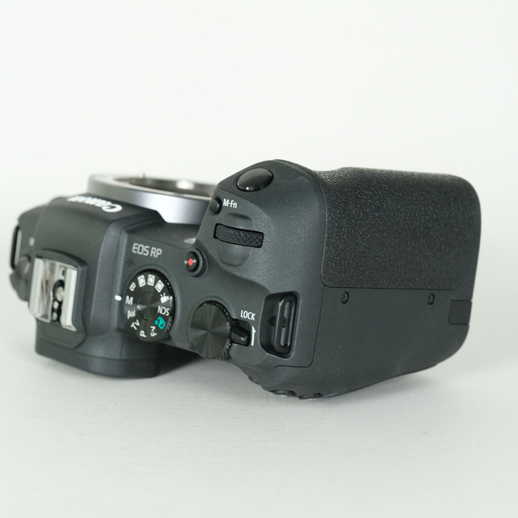 Canon EOS RP ボディ 訳あり 初回シャッターのみエラー30 現状品 Canon EOS RPの出品 | ONE SCENE（ワンシーン）