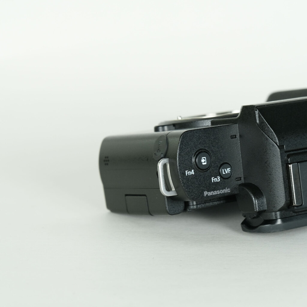 Panasonic LUMIX DC-G100D ボディの出品 | ONE SCENE（ワンシーン）
