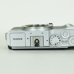 FUJIFILM X-A7 ボディ シルバー