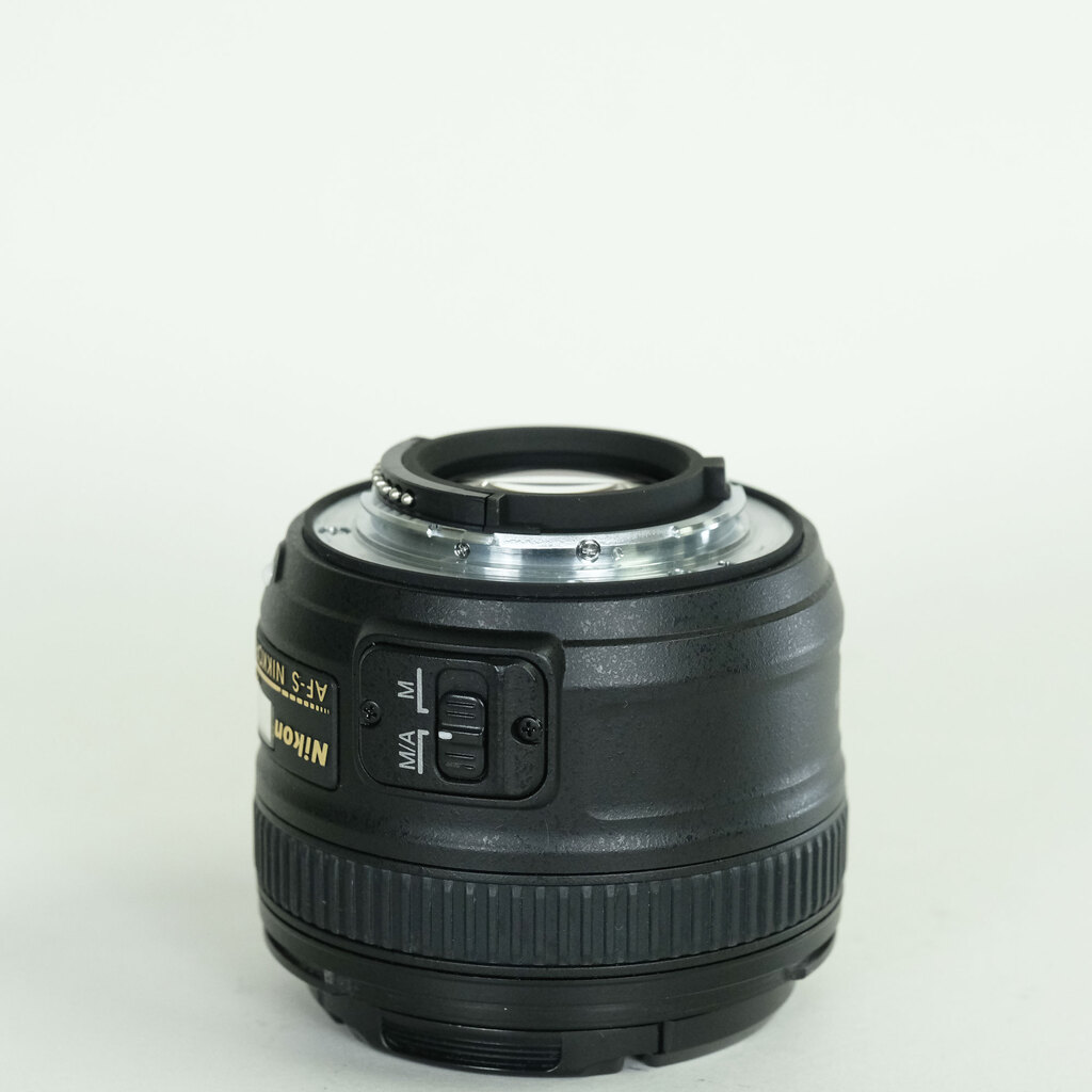 Nikon AF-S NIKKOR 50mm f/1.8G Nikon AF-S NIKKOR 50mm f/1.8G
