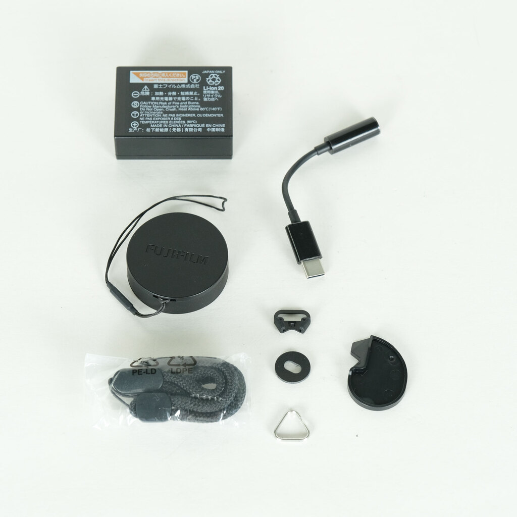 FUJIFILM X half X-HF1