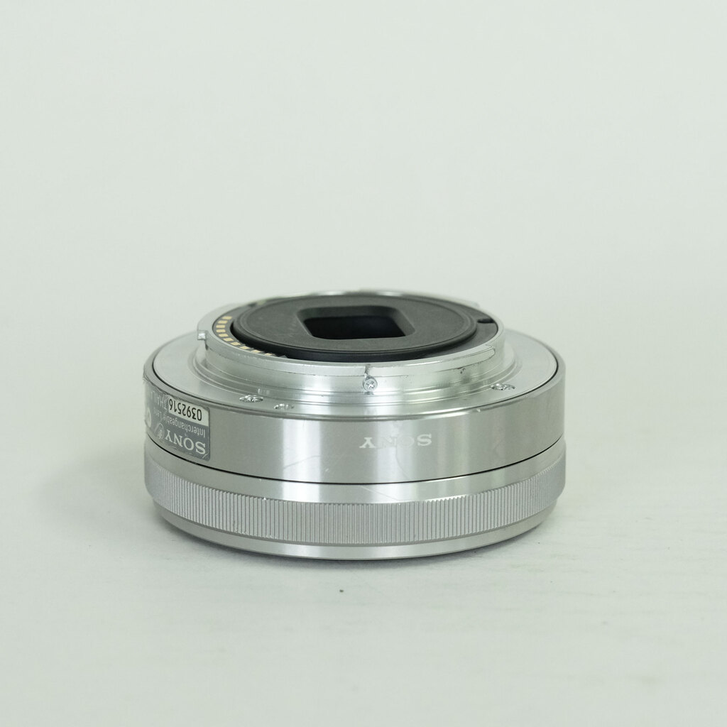 SONY E 16mm F2.8 SEL16F28