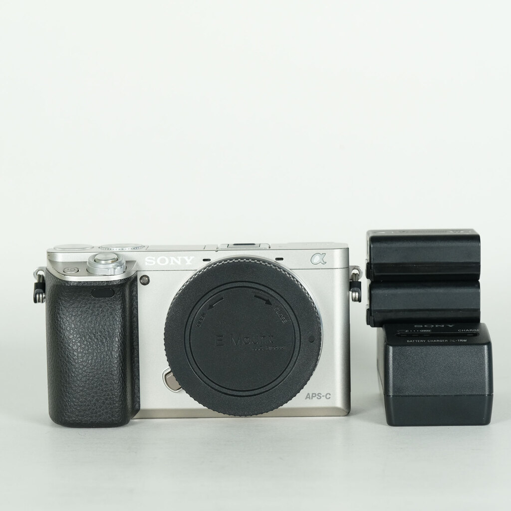 SONY α6000(ILCE-6000) SONY α6000(ILCE-6000)