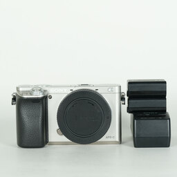 SONY α6000(ILCE-6000) SONY α6000(ILCE-6000)