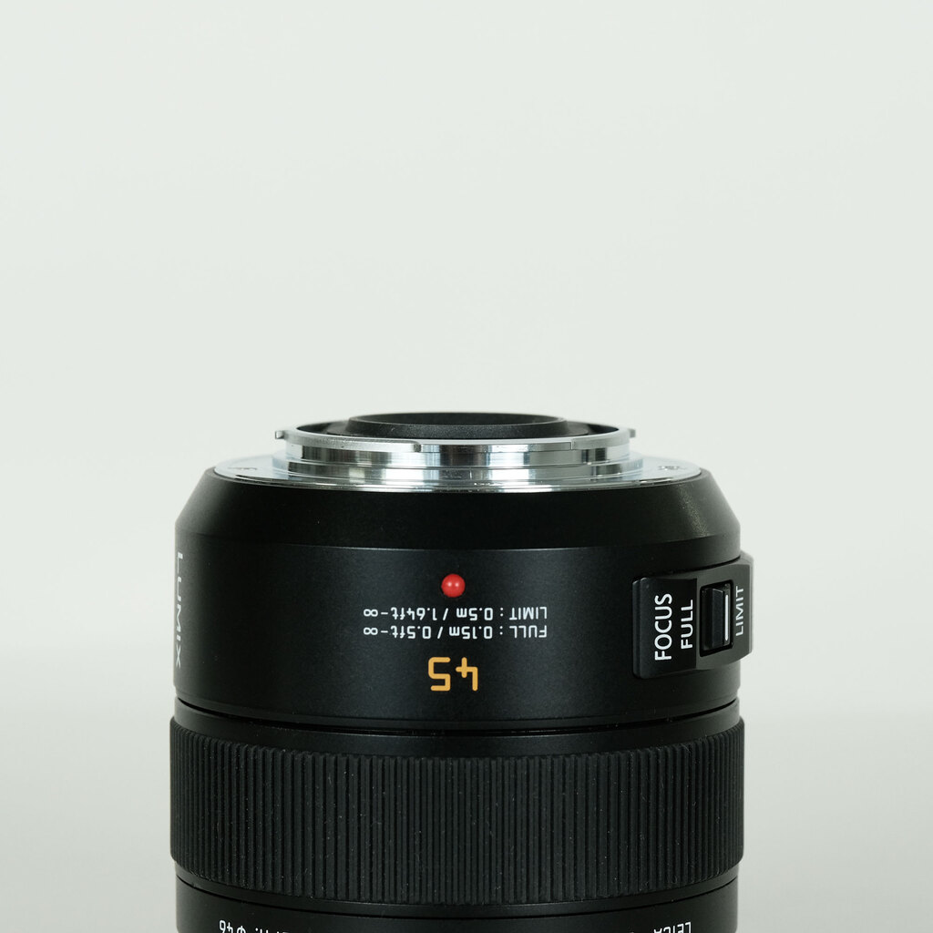 Panasonic LEICA DG MACRO-ELMARIT 45mm F2.8 ASPH. MEGA O.I.S.