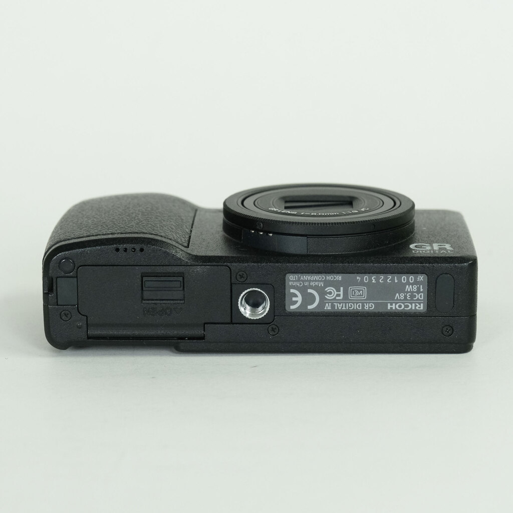 RICOH GR DIGITAL IV