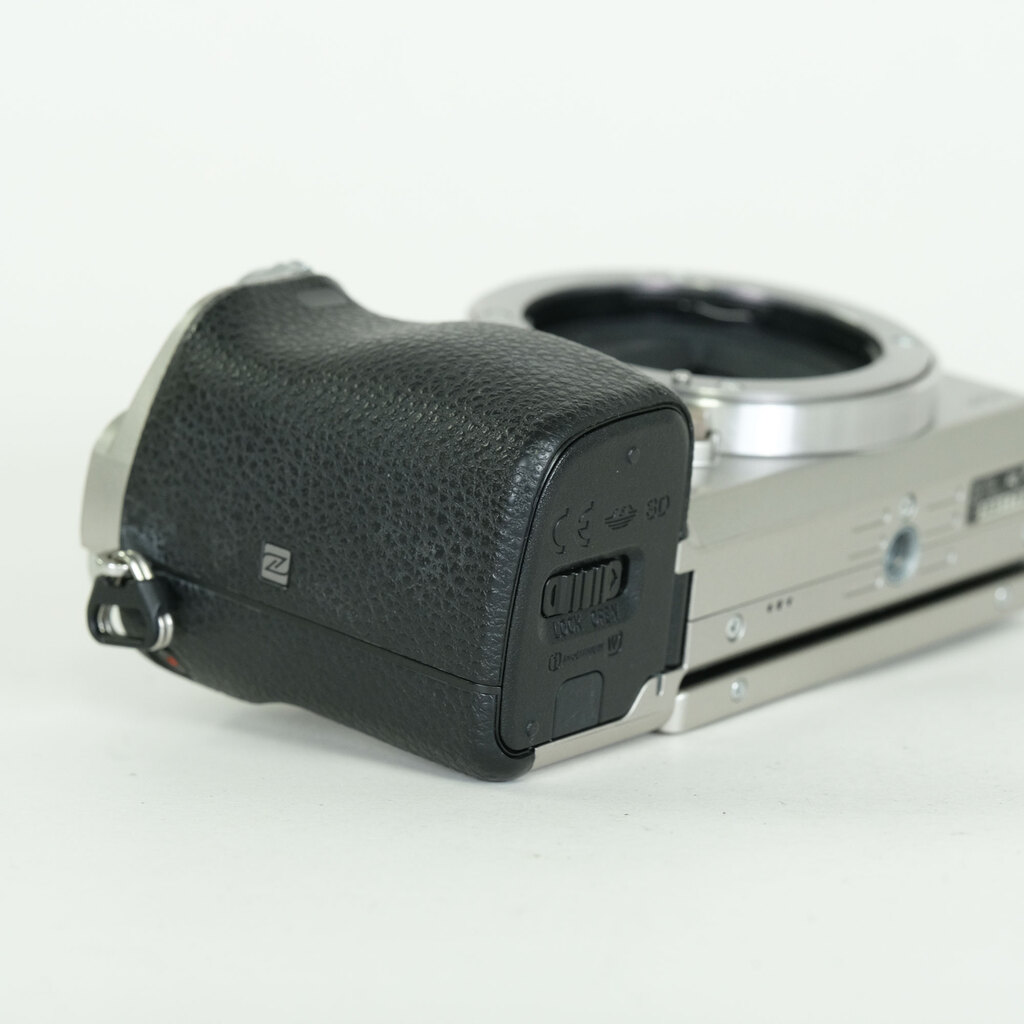 SONY α6000（ILCE-6000）