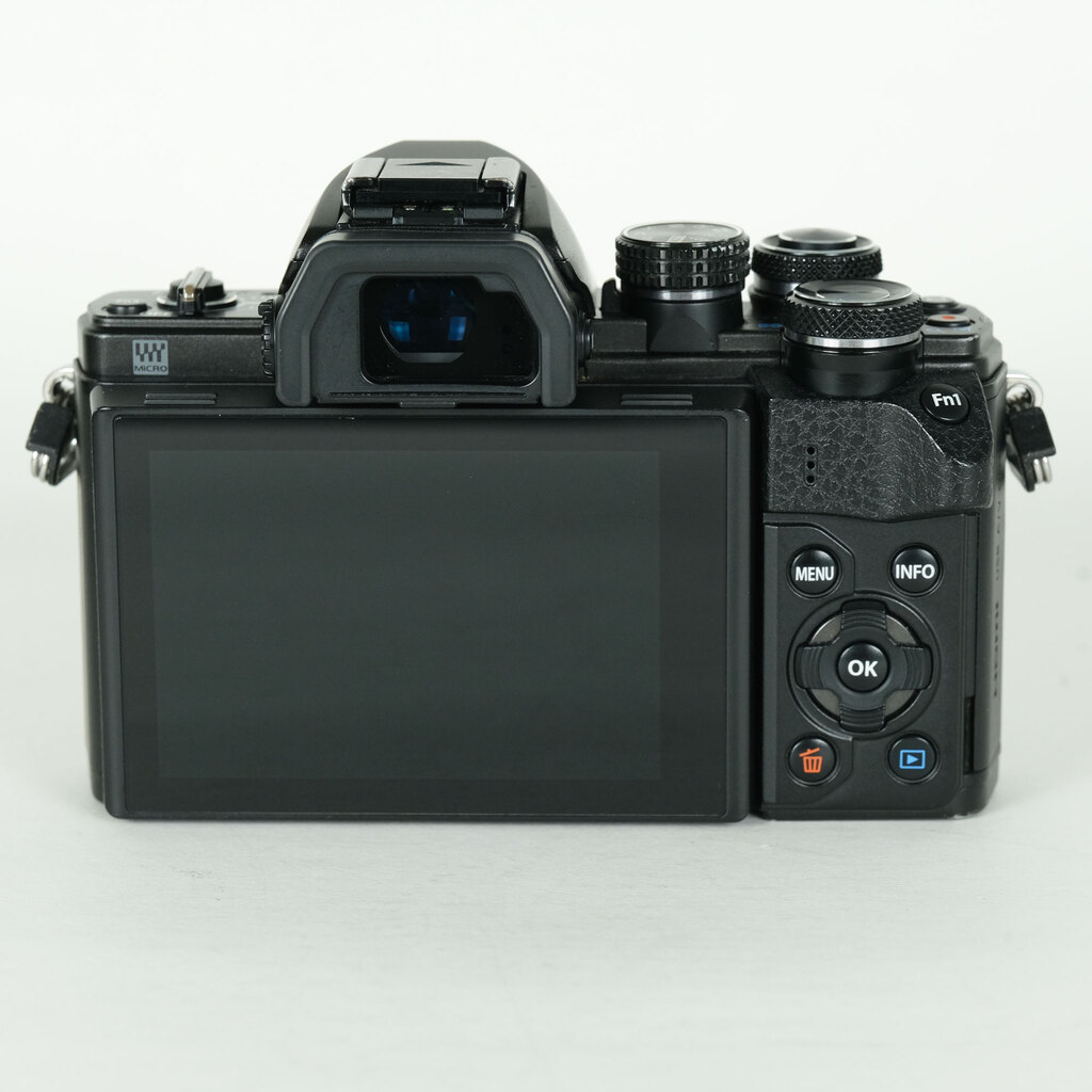 OLYMPUS OM-D E-M10 Mark II OLYMPUS OM-D E-M10 Mark II