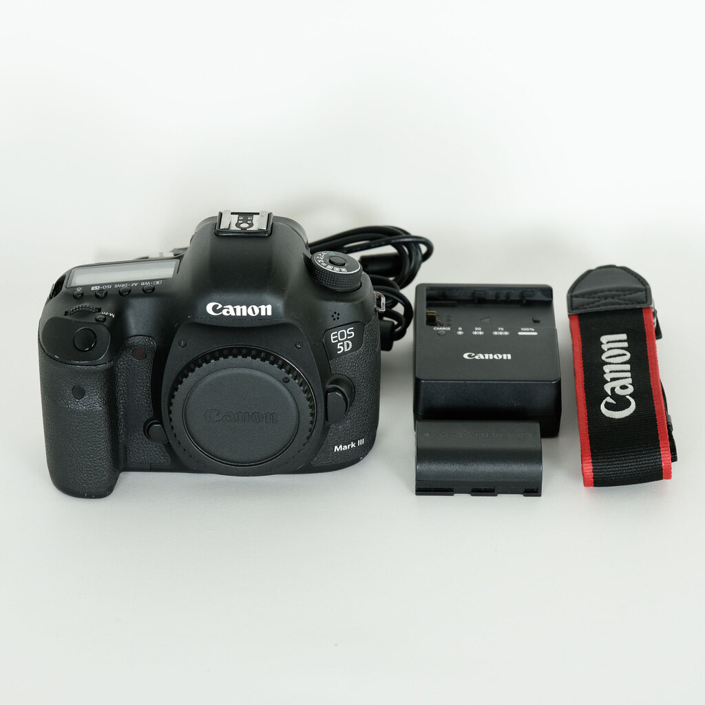 Canon EOS 5D Mark III Canon EOS 5D Mark III