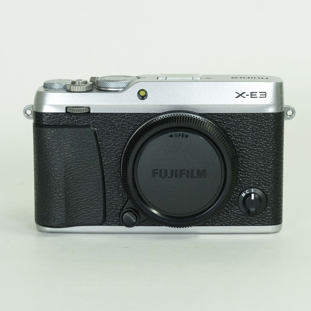 FUJIFILM X-E3