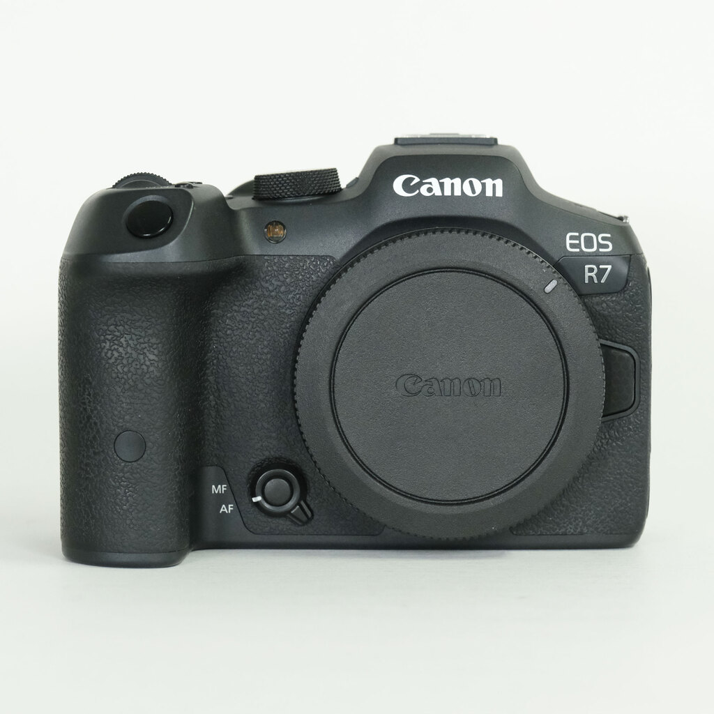 Canon EOS R7 Canon EOS R7
