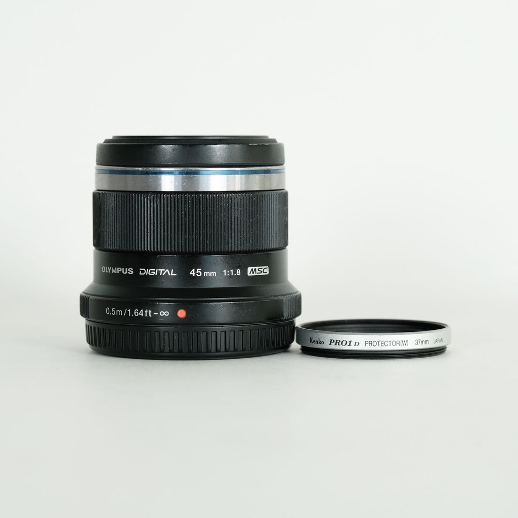 OLYMPUS M.ZUIKO DIGITAL 45mm F1.8