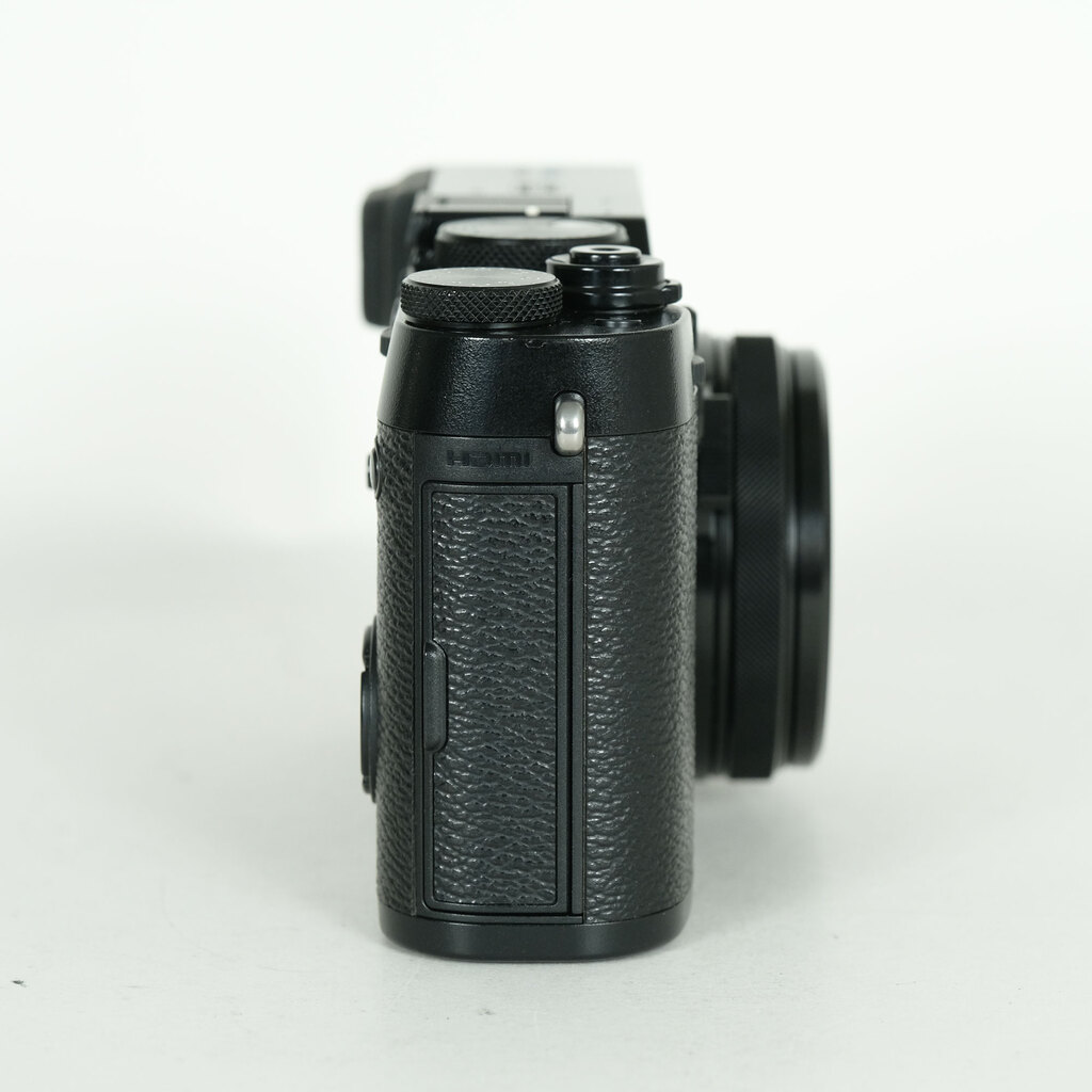 FUJIFILM X100F ブラック FUJIFILM X100F ブラック