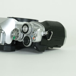 OLYMPUS OM-D E-M10 Mark IV