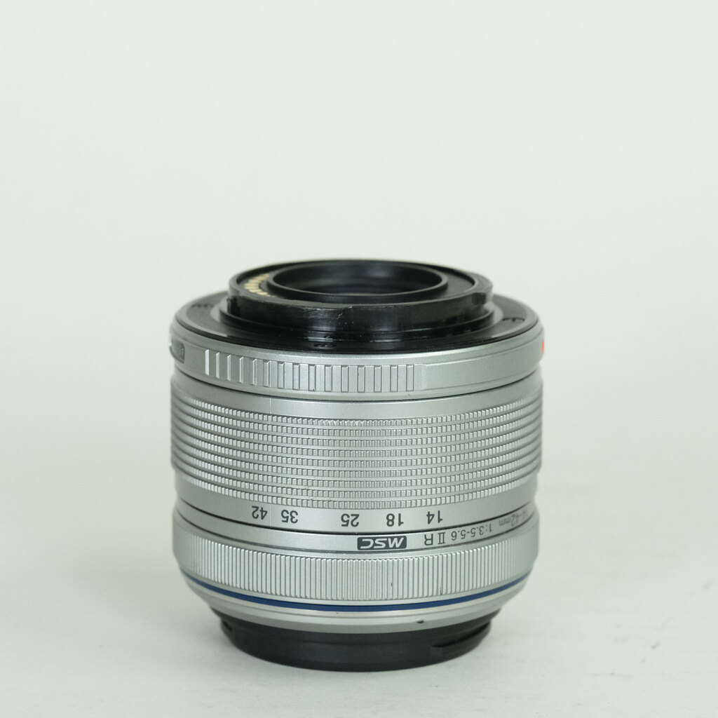 OLYMPUS M.ZUIKO DIGITAL 14-42mm F3.5-5.6IIR シルバー