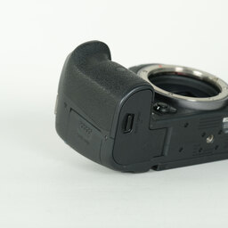 Canon EOS R7