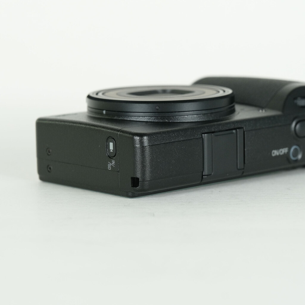 RICOH GR IVの出品 | ONE SCENE（ワンシーン）