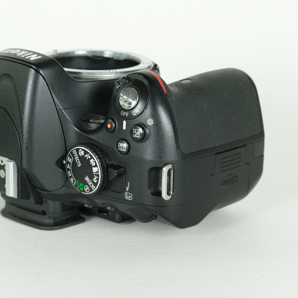Nikon D5100 ボディの出品 | ONE SCENE（ワンシーン）