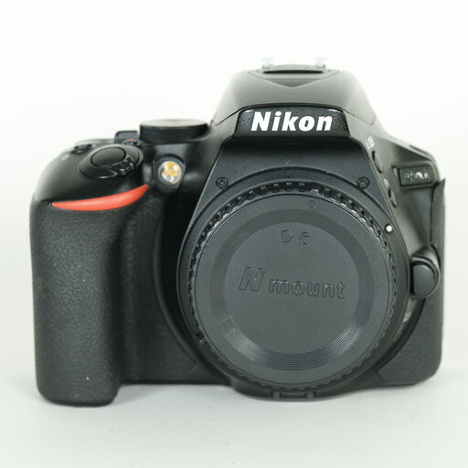 Nikon D5600