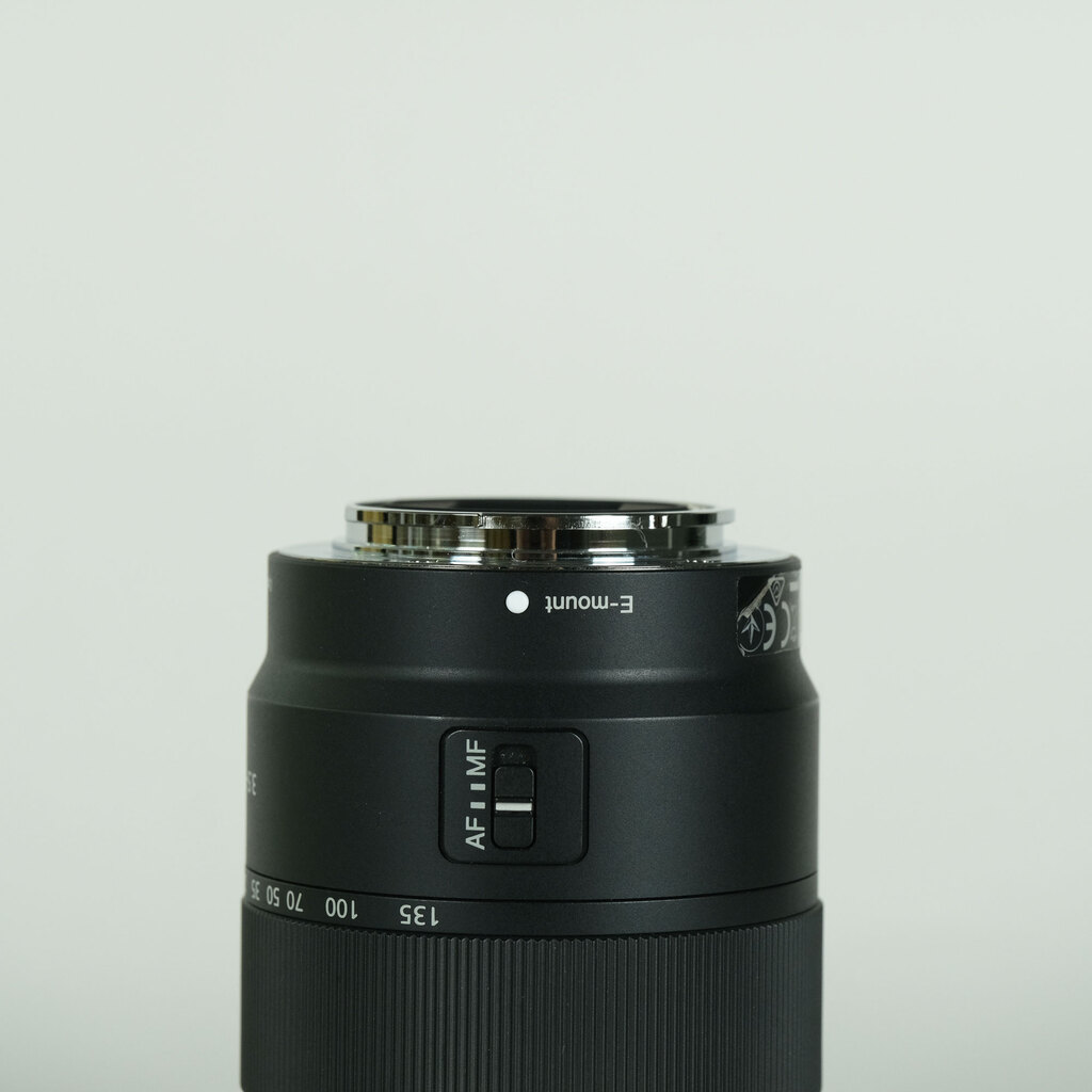 SONY E 18-135mm F3.5-5.6 OSS SEL18135の出品 | ONE SCENE（ワンシーン）