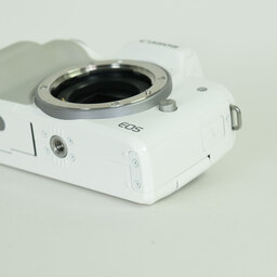 Canon EOS Kiss M2