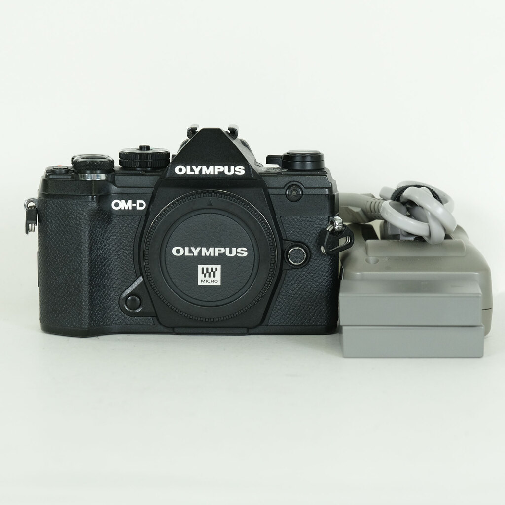 OLYMPUS OM-D E-M5 Mark III