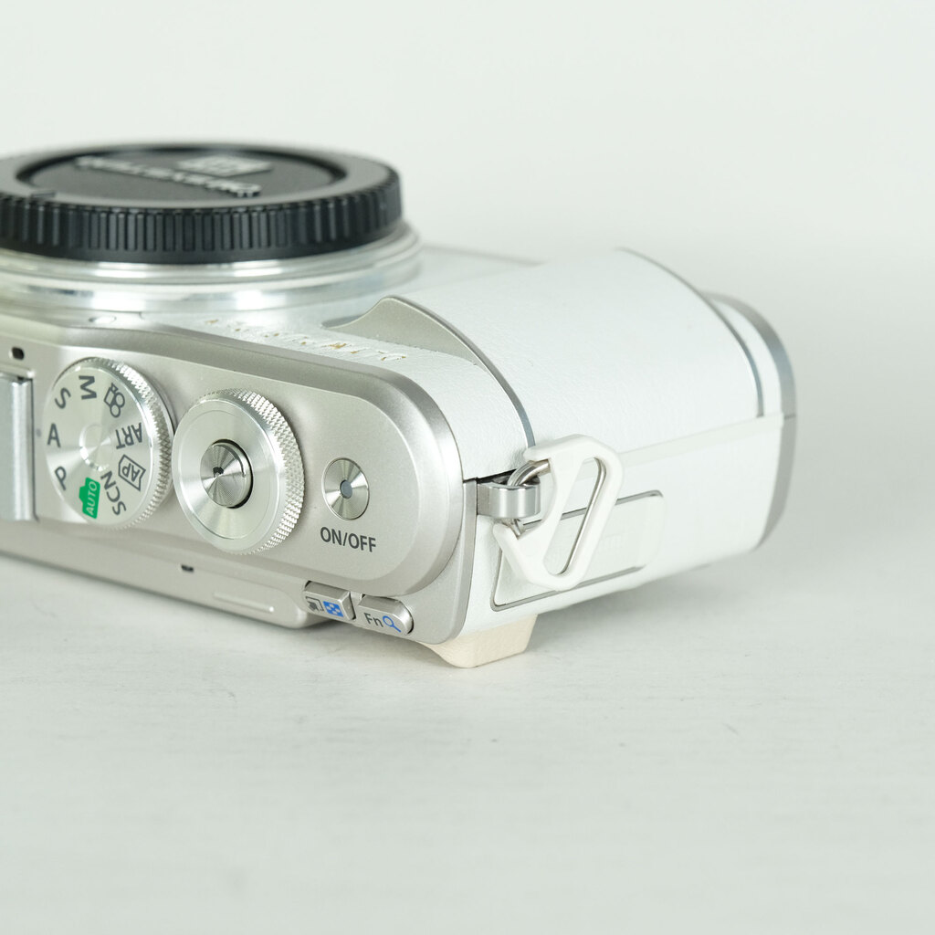 OLYMPUS PEN E-PL9