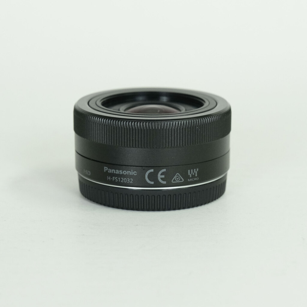 Panasonic LUMIX G VARIO 12-32mm / F3.5-5.6 ASPH. / MEGA O.I.S. Panasonic LUMIX G VARIO 12-32mm / F3.5-5.6 ASPH. / MEGA O.I.S.