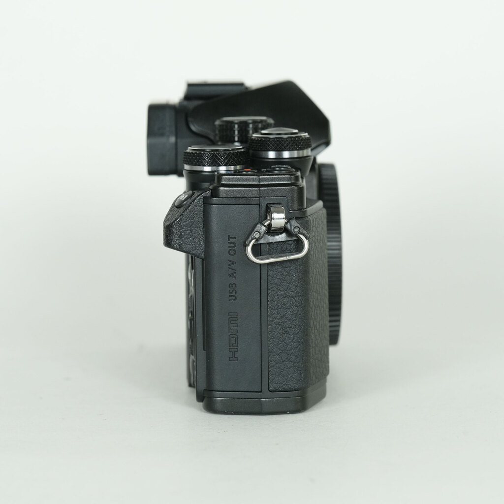 OLYMPUS OM-D E-M10 Mark II