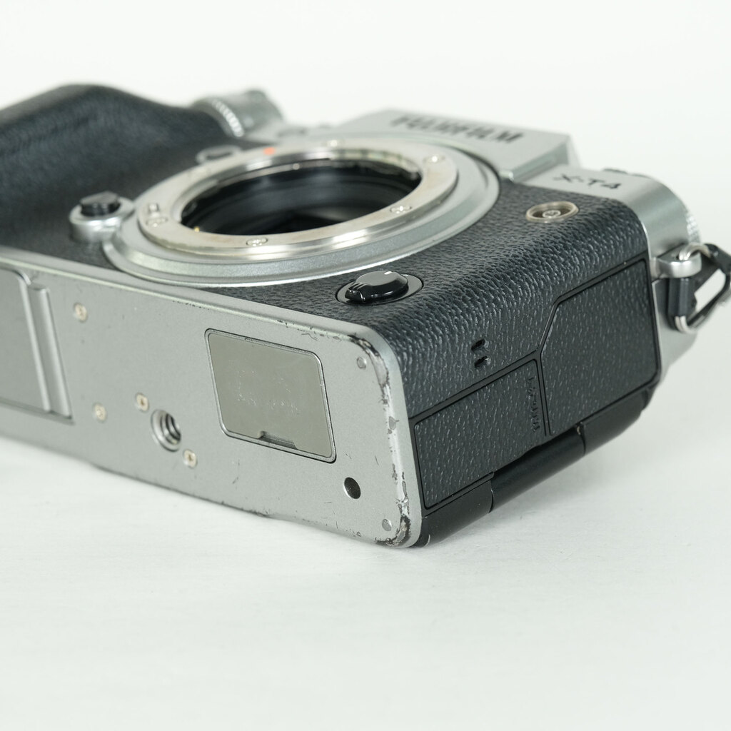 FUJIFILM X-T4 FUJIFILM X-T4