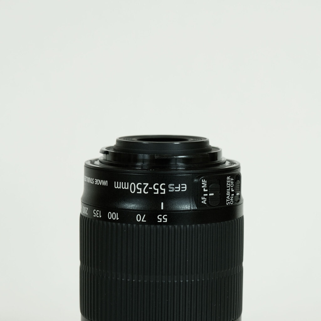 EF-S55-250mm F4-5.6 IS ⅡCANON 一眼レフレンズ#1 Canon EF-S55-250mm F4-5.6 IS STMを徹底解説。作例からレビューまで