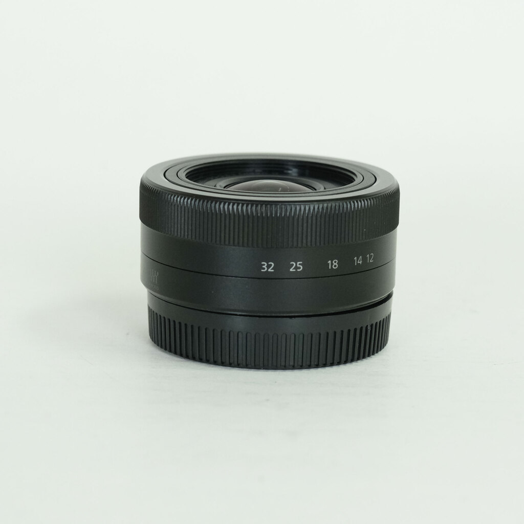 Panasonic LUMIX G VARIO 12-32mm / F3.5-5.6 ASPH. / MEGA O.I.S.
