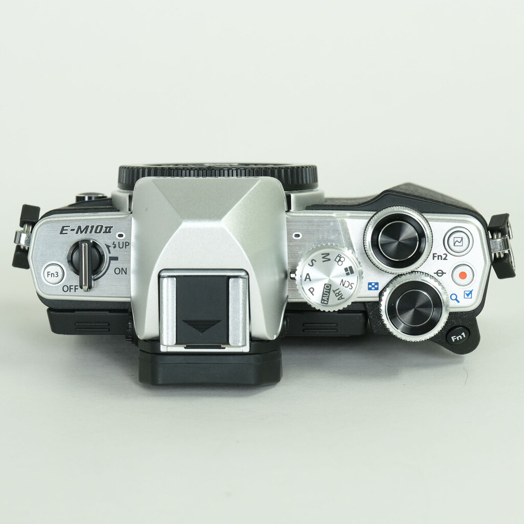 OLYMPUS OM-D E-M10 Mark II