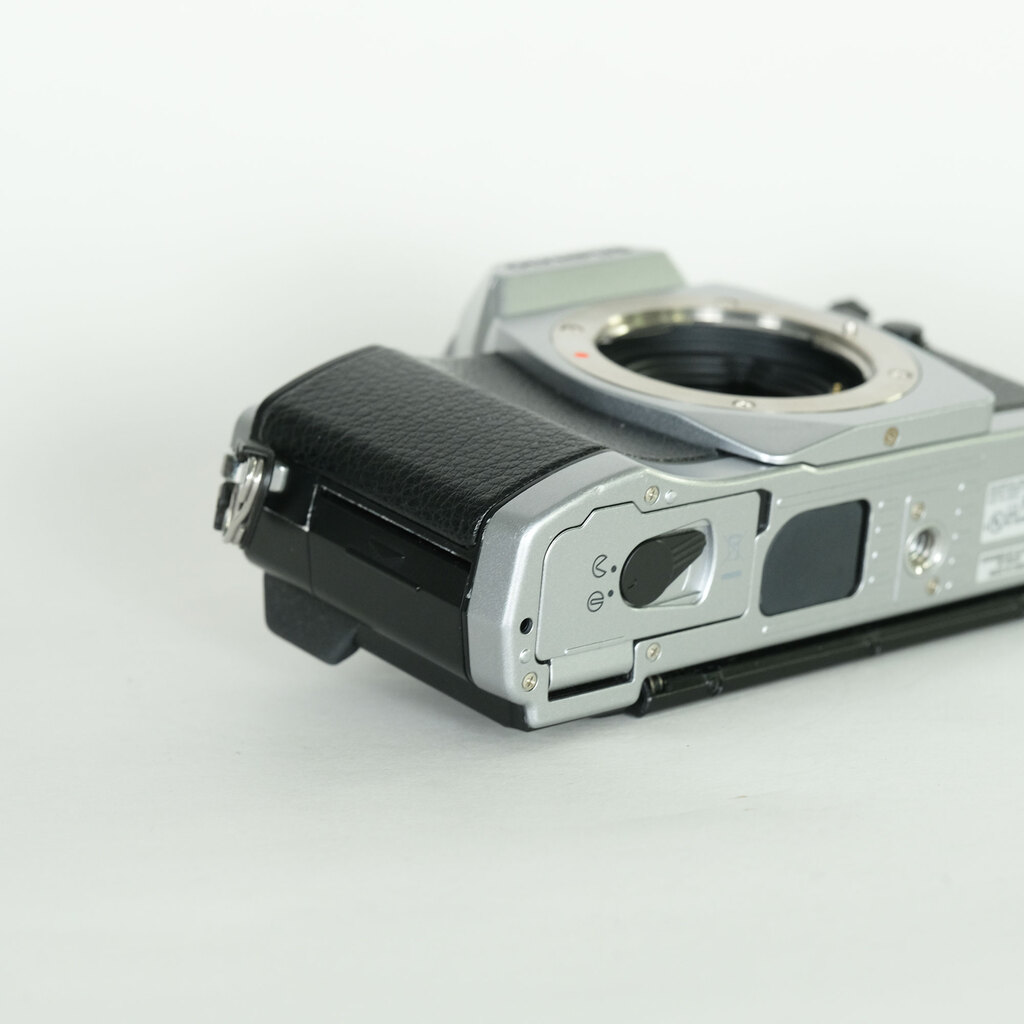 OLYMPUS OM-D E-M5 ボディ シルバー