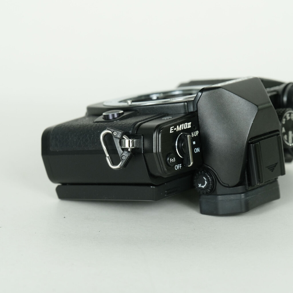 OLYMPUS OM-D E-M10 Mark II