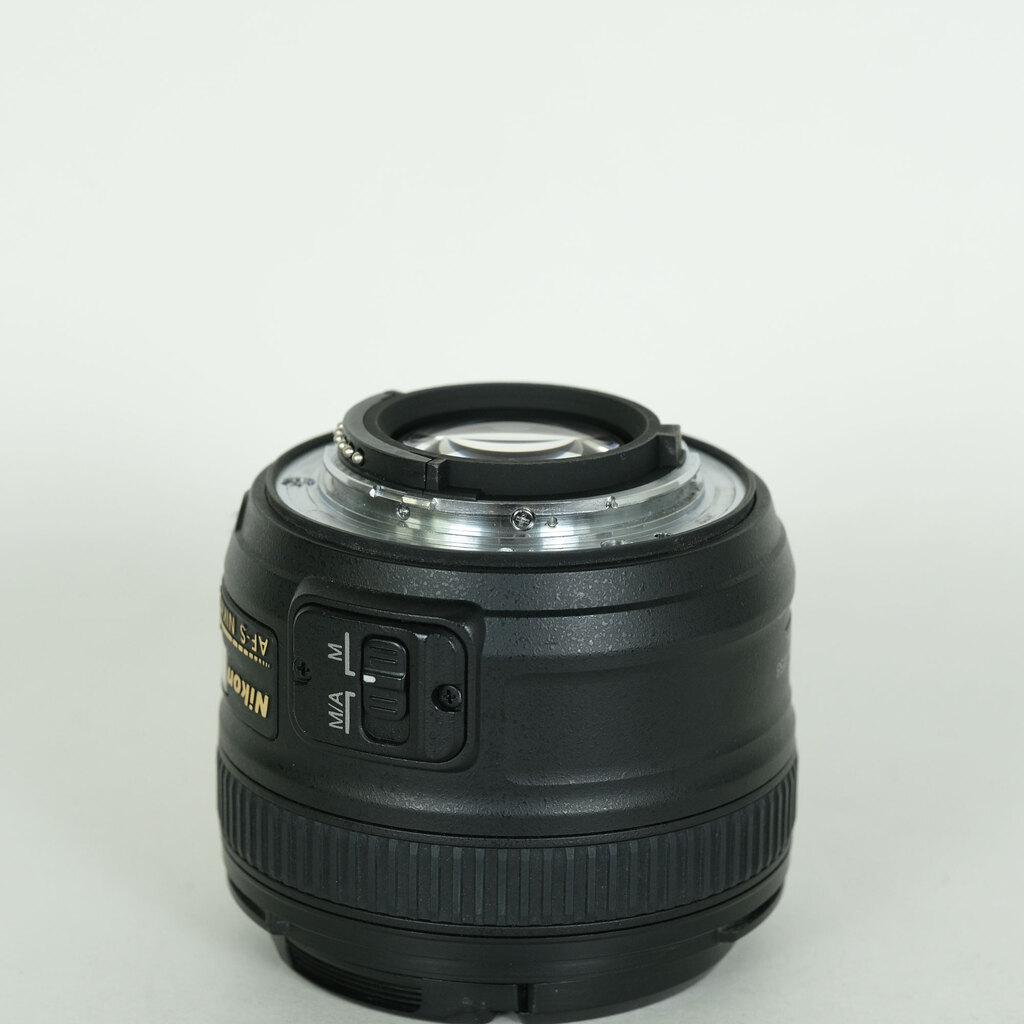 Nikon AF-S NIKKOR 50mm f/1.8G Nikon AF-S NIKKOR 50mm f/1.8G