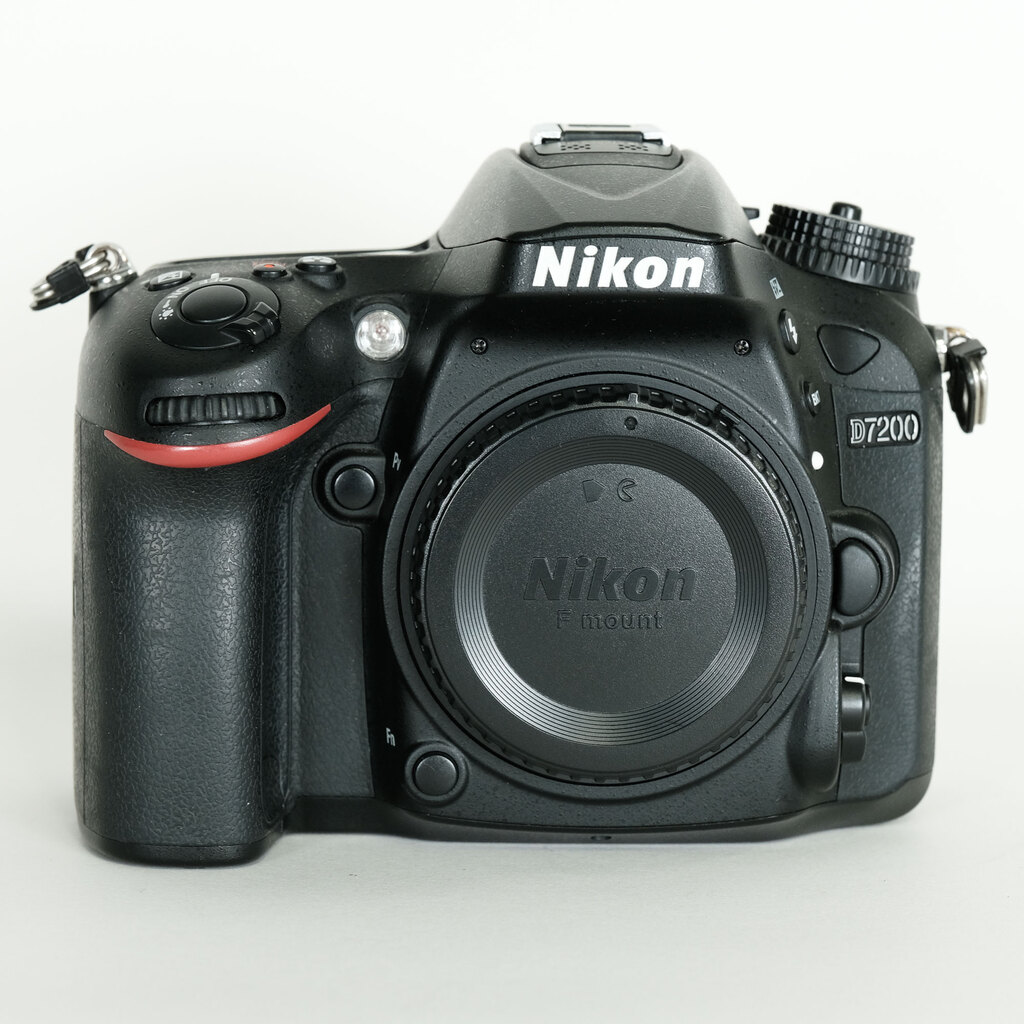 Nikon D7200の出品 | ONE SCENE（ワンシーン）
