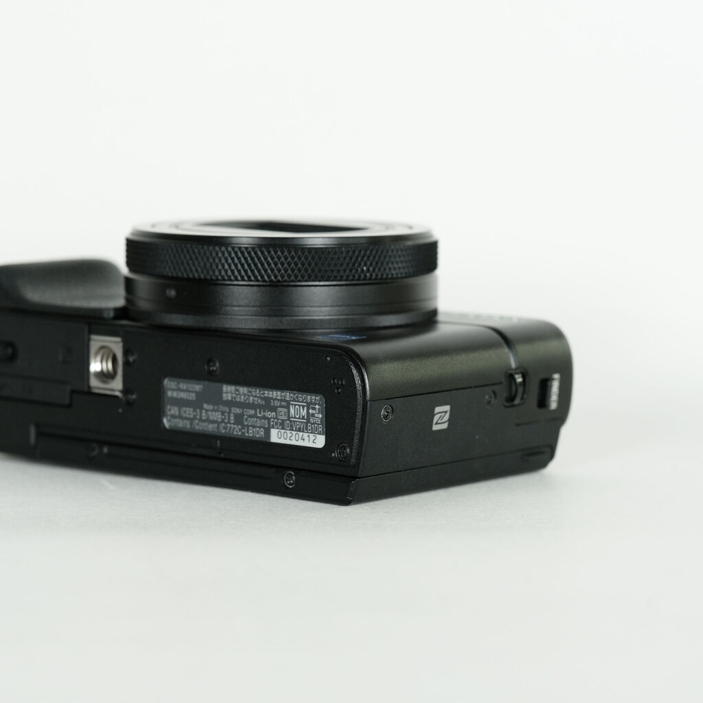 SONY Cyber-shot DSC-RX100M7