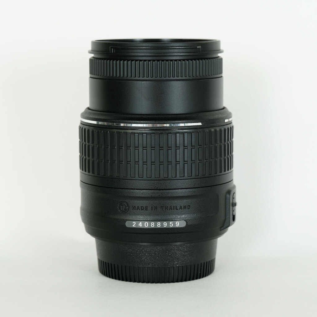 Nikon AF-S DX NIKKOR 18-55mm f3.5-5.6G VR II Nikon AF-S DX NIKKOR 18-55mm f3.5-5.6G VR II