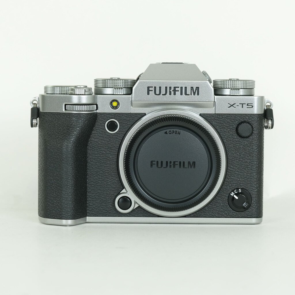 FUJIFILM X-T5