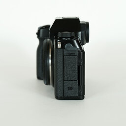 FUJIFILM X-S10