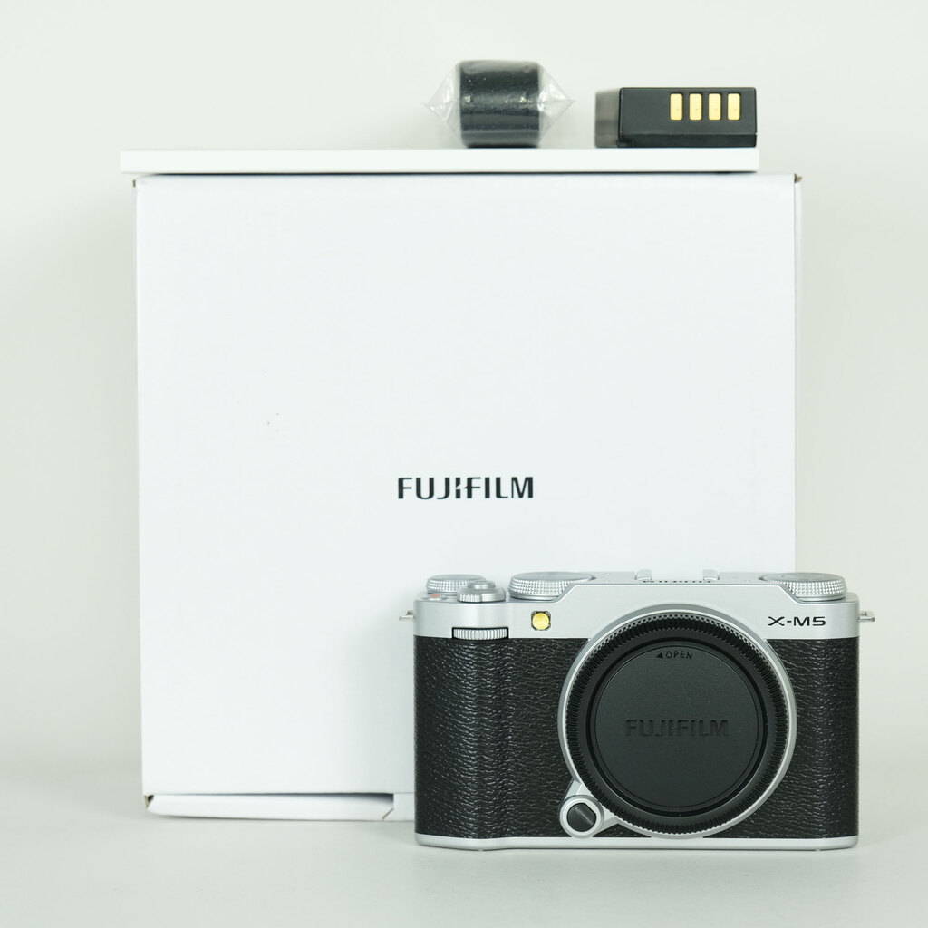 FUJIFILM X-M5 FUJIFILM X-M5